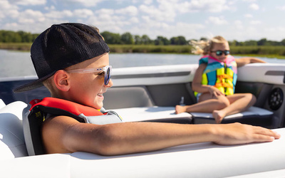 Hurricane FunDeck 2260