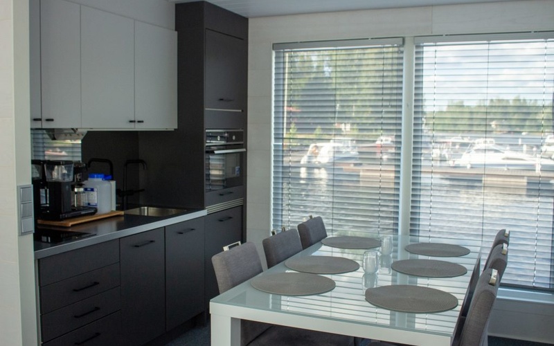 Houseboat Villa Big Cat