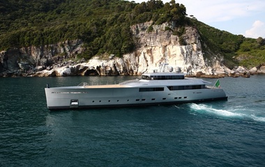 Perini Navi Falco Moscata