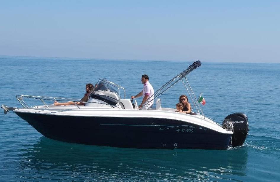 AS 590 Walk Around: Prices, Specs, Reviews and Sales Information - itBoat