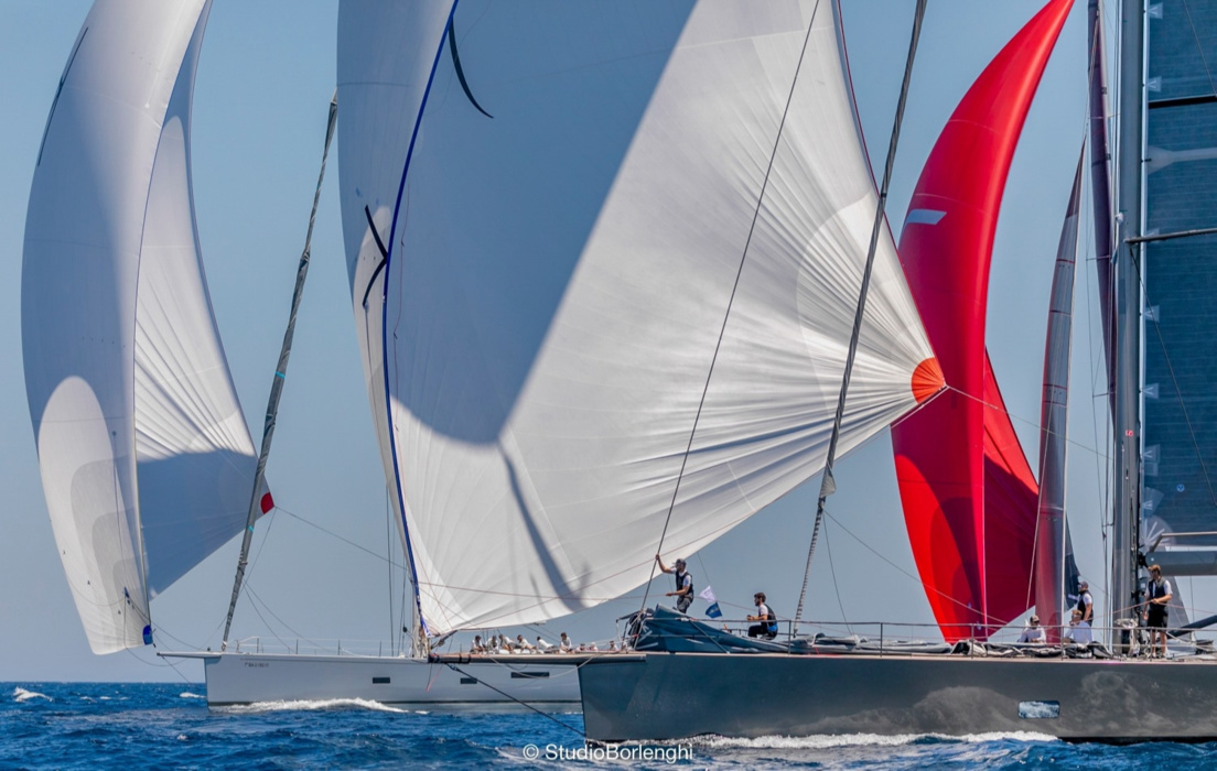 On the second day, Loro Piana held its first general start for the entire fleet. Teams from the Performance division had a chance to get unique and unforgettable emotions. The Cruising division was less fortunate - the boats started one after another as usual.