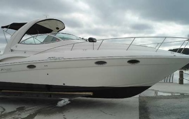 Cruisers Yachts 330 Express