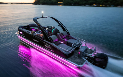 Avalon Excalibur Rear Lounge Windshield 27