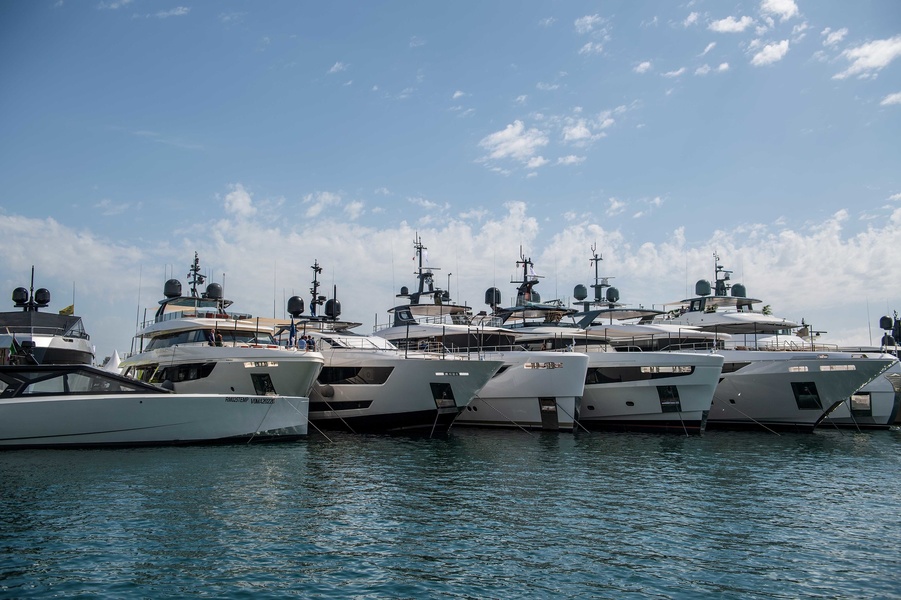 Yacht bows of all types