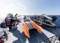 Hodor accommodates five tenders, of which the largest - 17 meters - is equipped with four powerful outboard engines Seven Marine, as well as a submarine and helicopter.