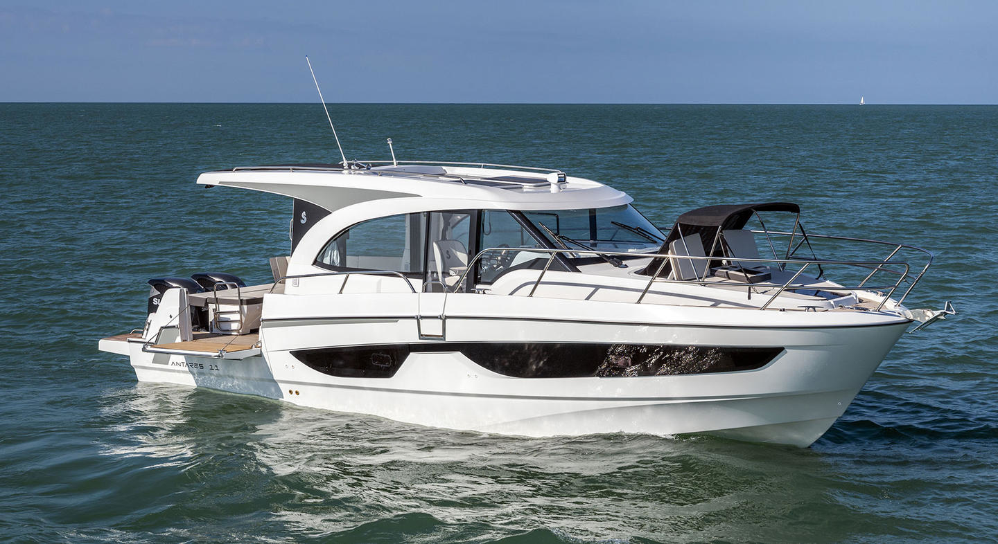 Beneteau Antares 11 OB: узнать цену и характеристики катера Вы можете на  нашем сайте