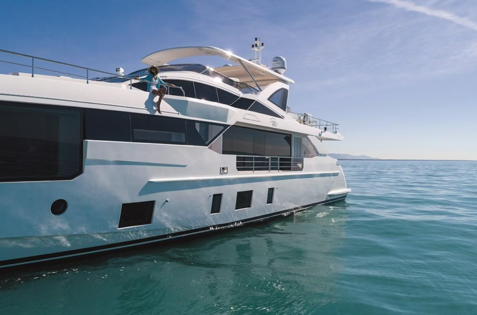 Azimut La Mama