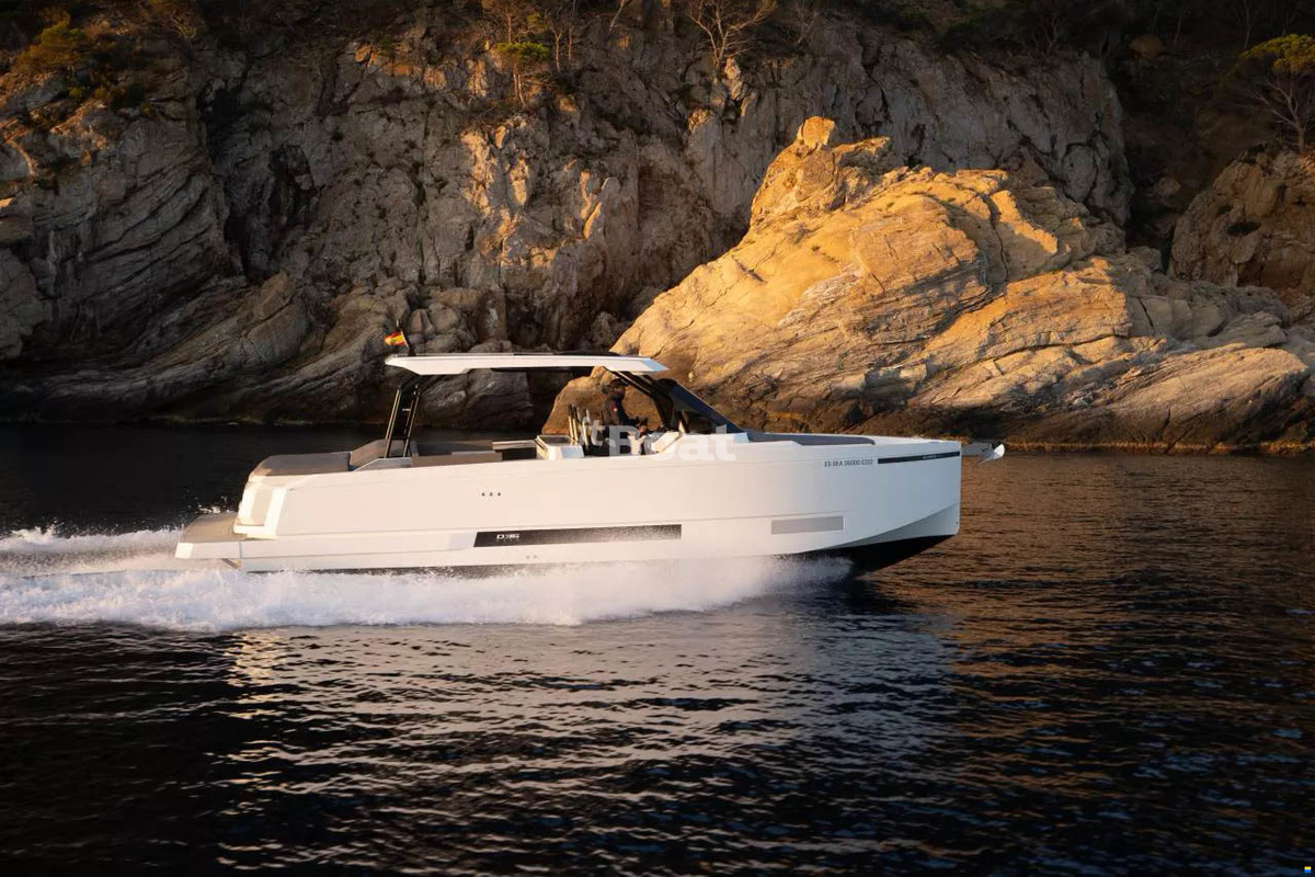 de antonio yachts d33 open