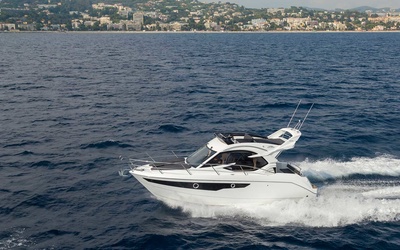 Galeon 300 Fly