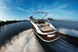 Regal 2220 Deck Boat