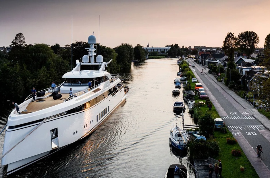 Feadship Totally Nuts
