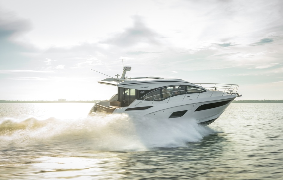 Яхты, которые больше не будет производить Sea Ray: Sundancer 400