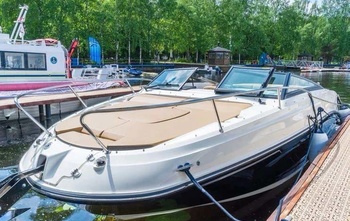 Sea Ray Sun Sport 230 (2023)