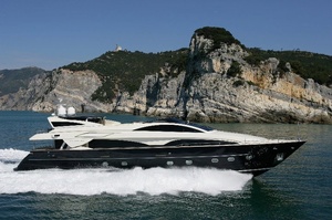Riva 115' Athena