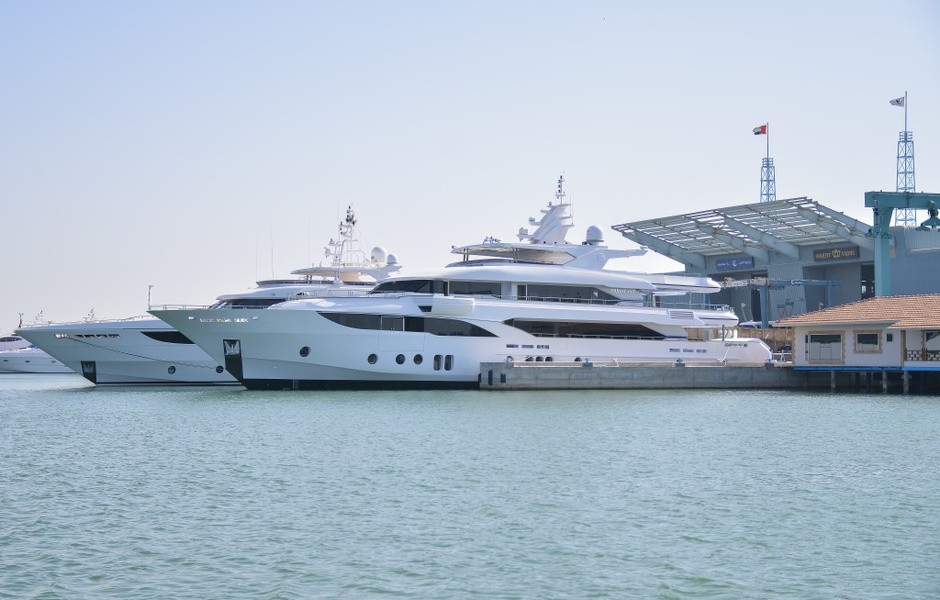 Majesty 155 рядом с моделью Majesty 135