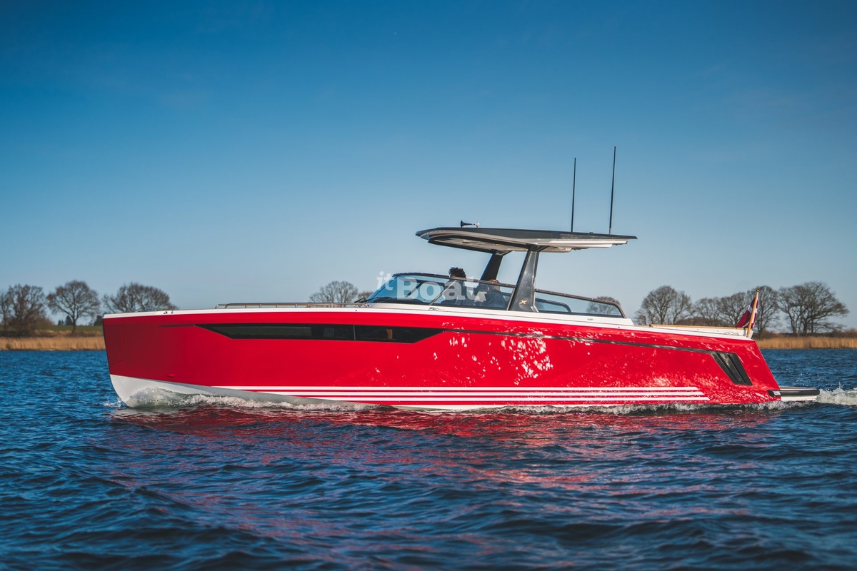 x yachts power 33c