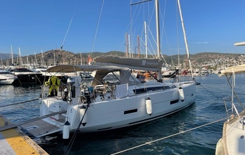 Dufour 430 (2022)
