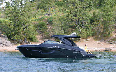 Cruisers Yachts 34 GLS I/O