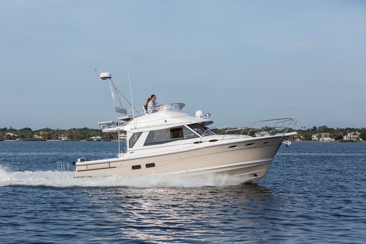 Cutwater C-30 CB: Prices, Specs, Reviews and Sales Information - itBoat