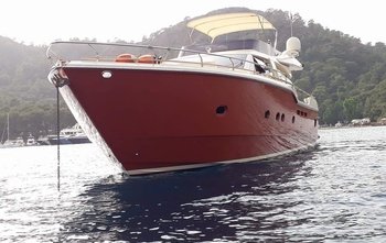 Ferretti Altura 690