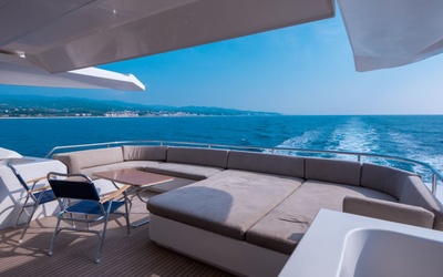 Aresa 2100 Yacht Cat