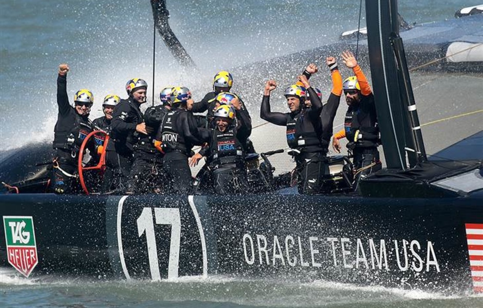 Oracle Team USA после победы в 2013 году. Ничего еше не знают.