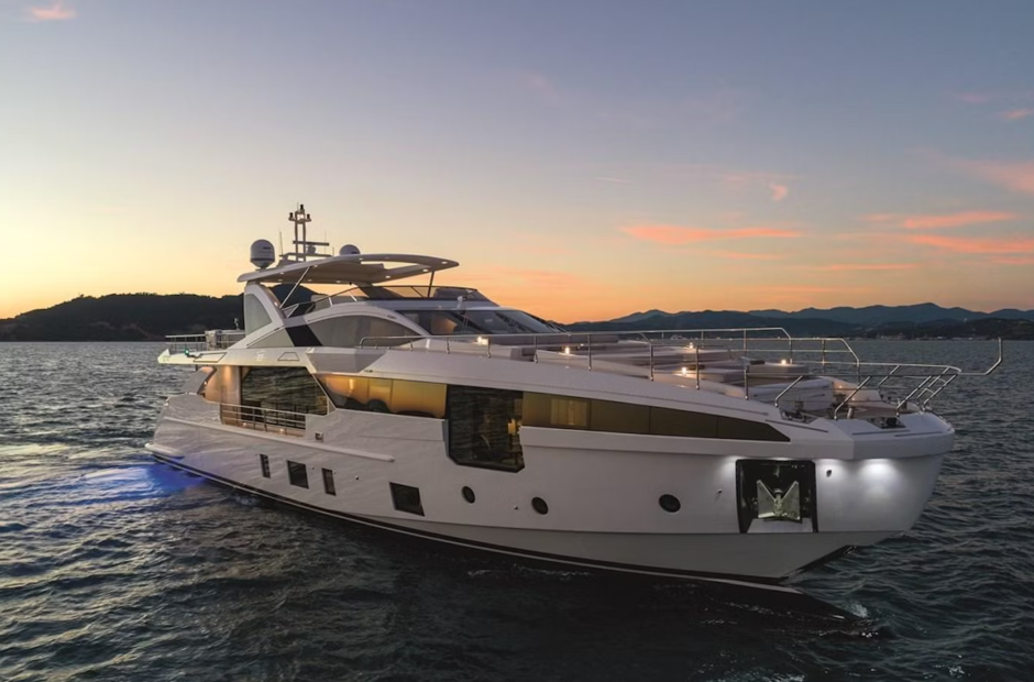 Azimut La Mama
