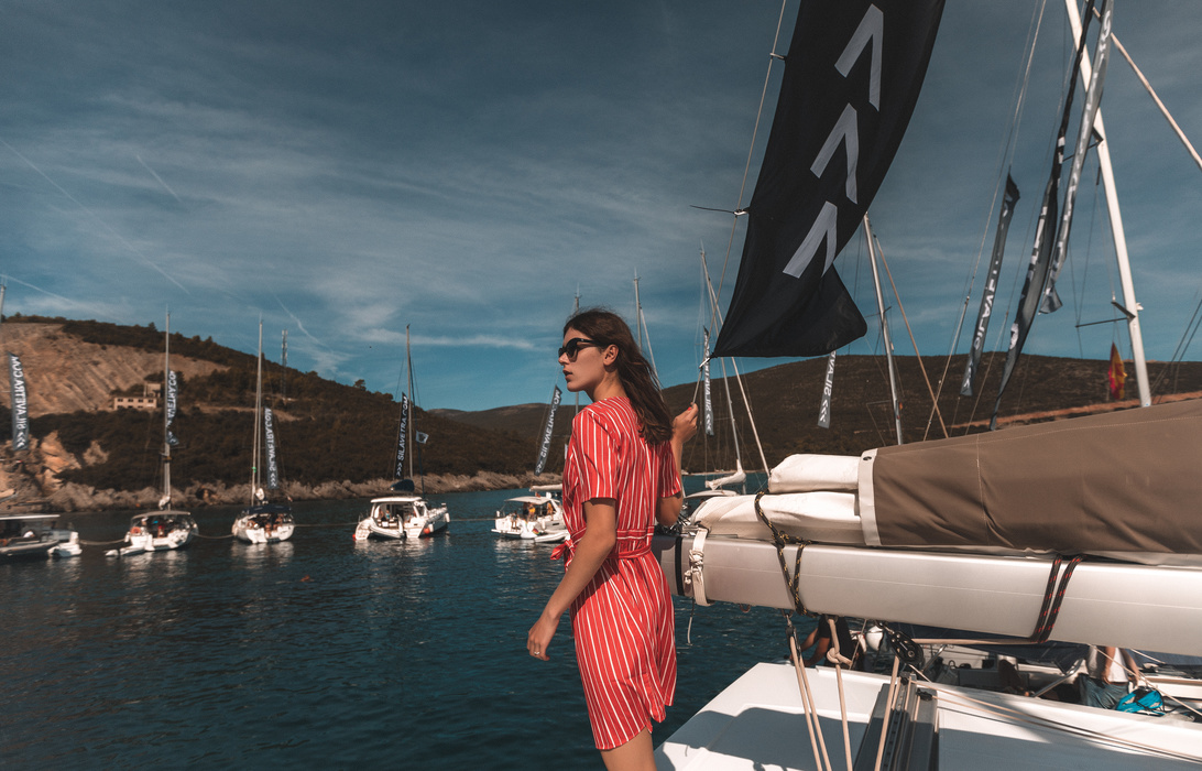 A sailing trip is always a special holiday. You have time to enjoy the views, drive a yacht and walk around European towns. It's just not forbidden to rest. You deserve a vacation where you can really relax.