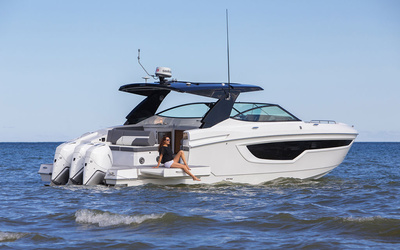 Cruisers Yachts 38 GLS Outboard