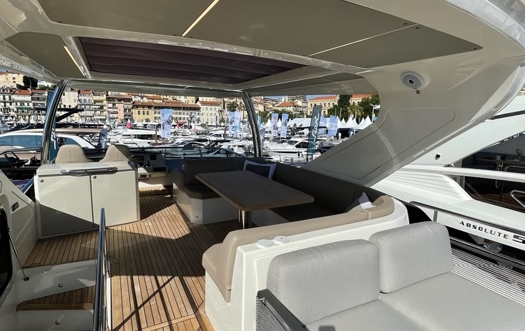 Absolute 62 Fly (2019)