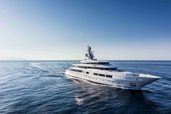 Suerte: a superyacht for Zen cognizants
