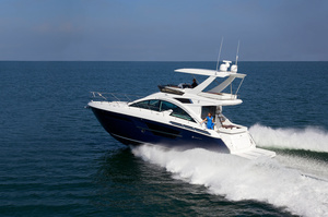 Cruisers Yachts 54 Fly