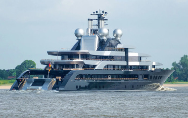 Lurssen Crescent