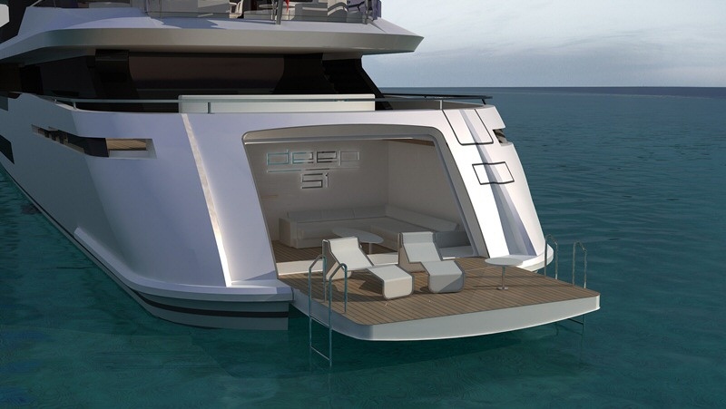 Folding "beach club" on the transom