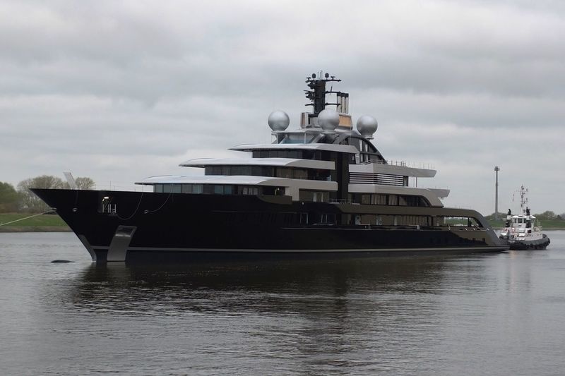 Lurssen Crescent