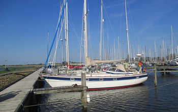 Hallberg-Rassy 37