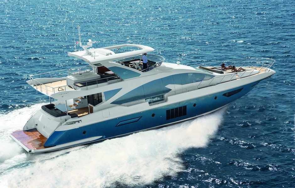 Приз за функциональность получила Azimut 80 Flybridge