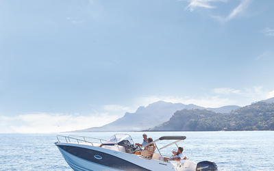 Quicksilver Activ 755 Sundeck