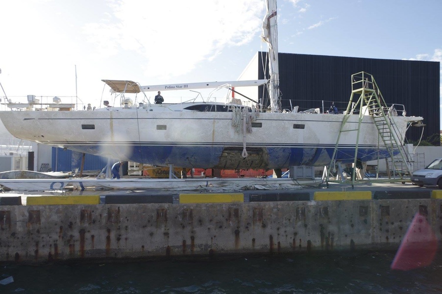 The new Oyster 825 sank off the Spanish coast in 2015. The keel was torn off along with part of the shell.