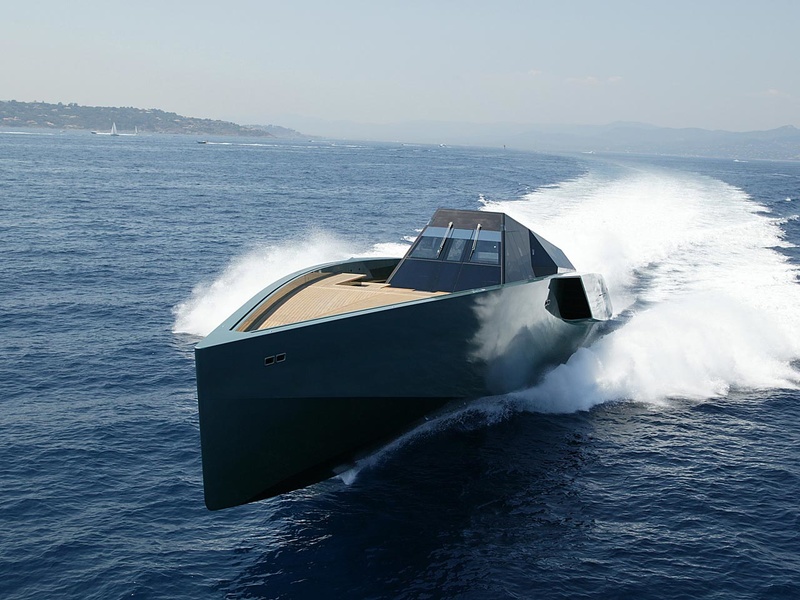 Wallypower 118. Yacht Batman. 