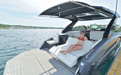 Cruisers Yachts 34 GLS I/O