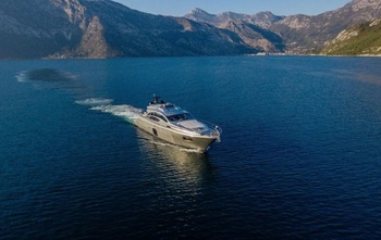 Pershing 74