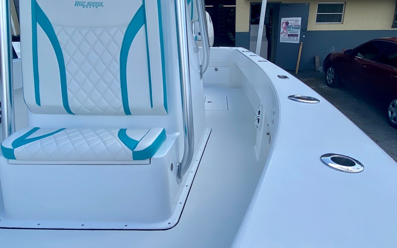Reef Runner 230 Open