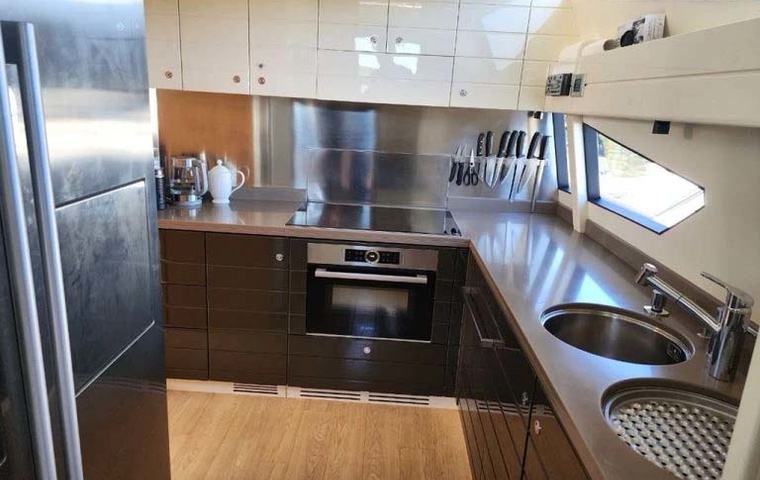 Ferretti 830 (2010)