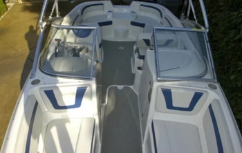 Bayliner 217 Deck Boat (2006)