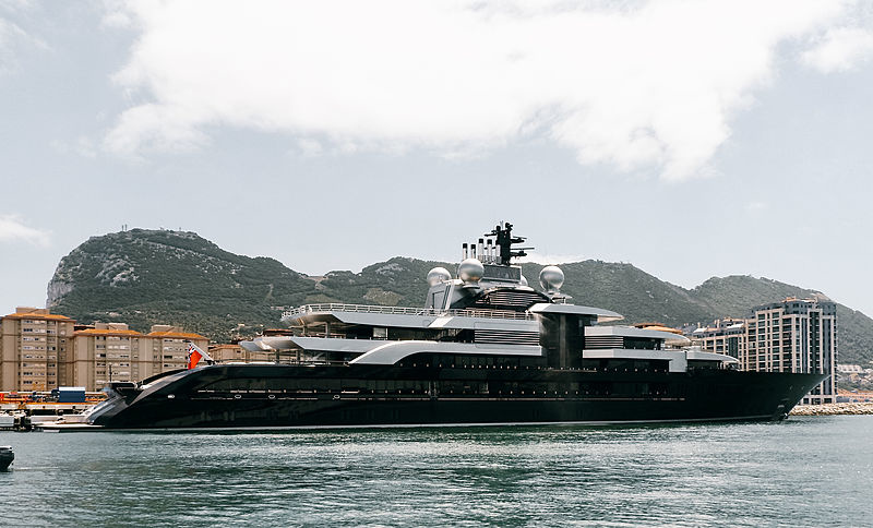 Lurssen Crescent