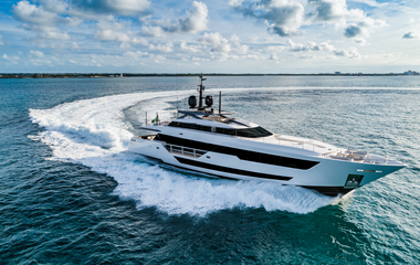 Custom Line Manhattan Express III