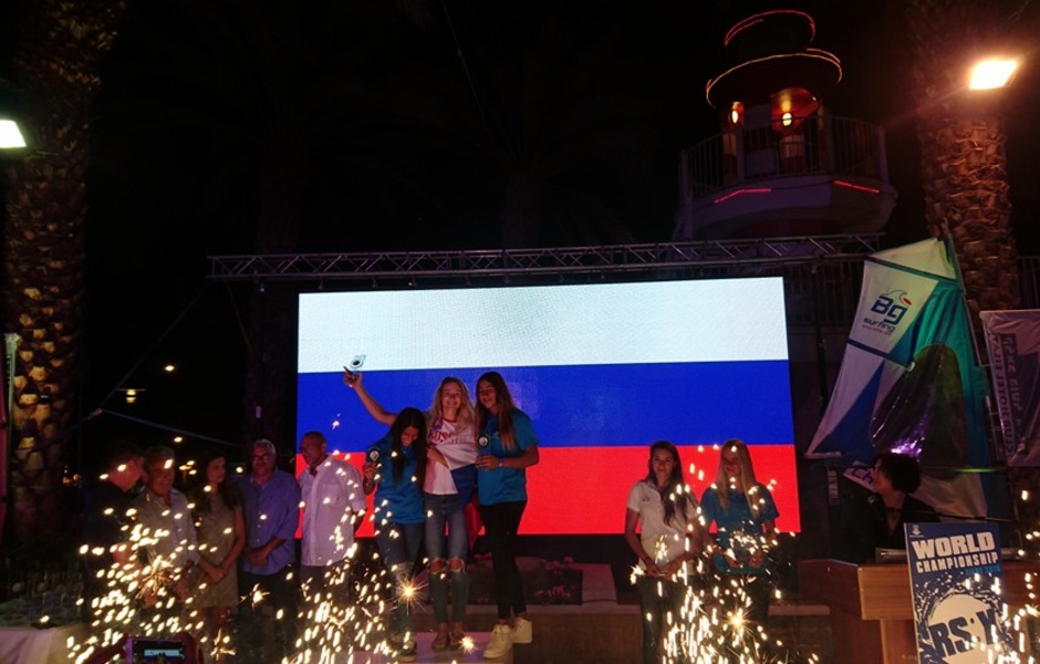 Стефания Елфутина во время церемонии награждения