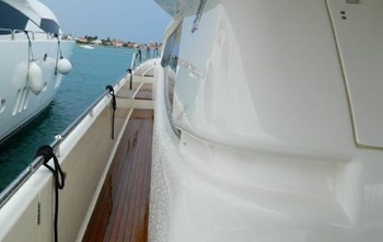 Ferretti 830