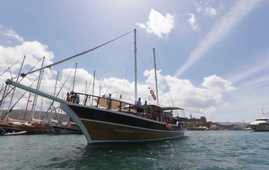 Custom Boats Harmonia